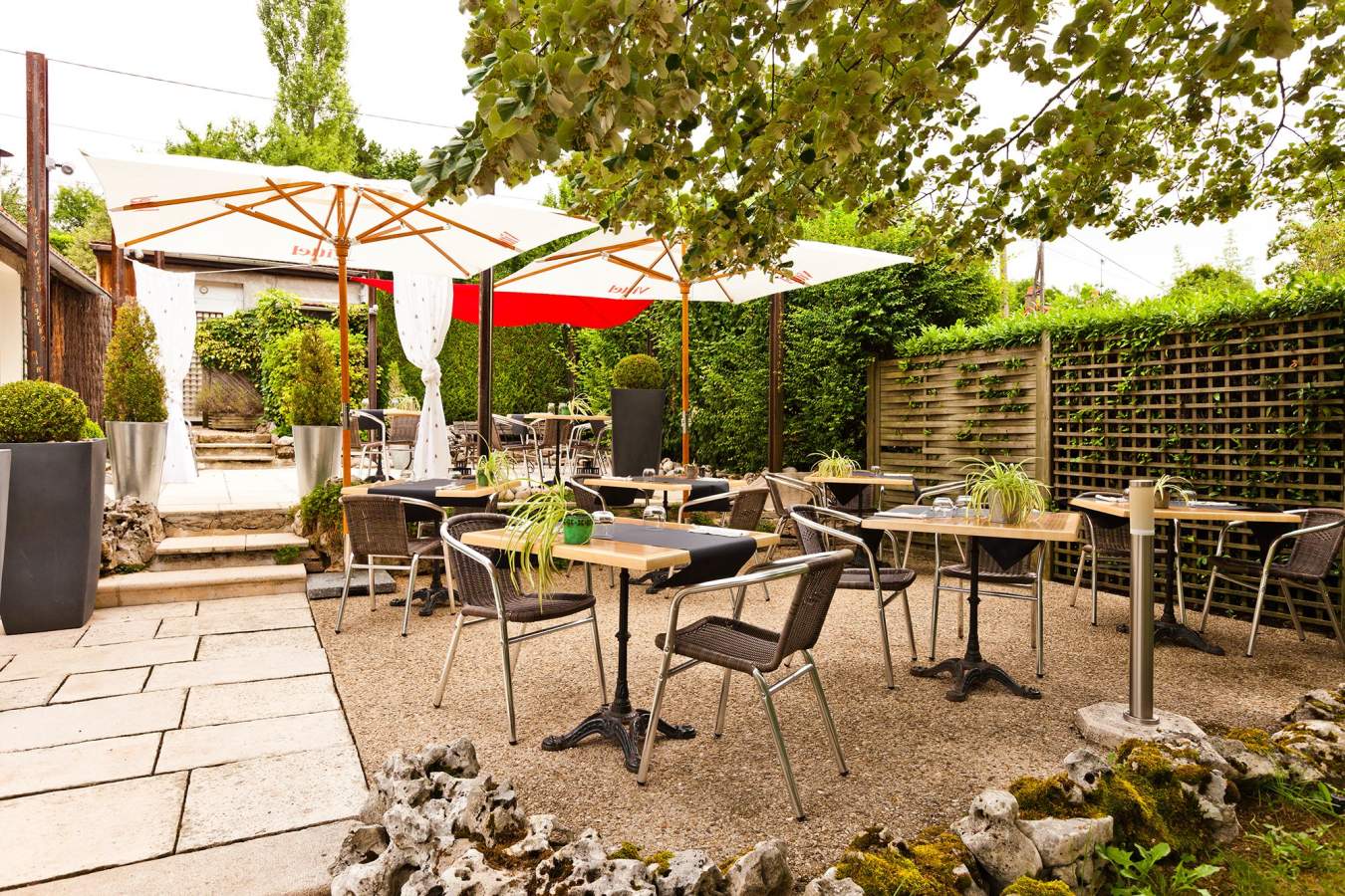 terrasse de la bouzerotte auberge, la bouzerotte bouze les beaune